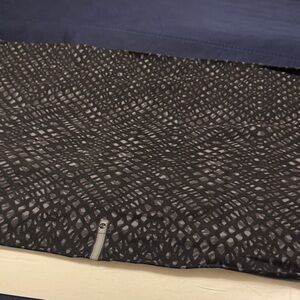 lululemon athletica Black and White neck warmer